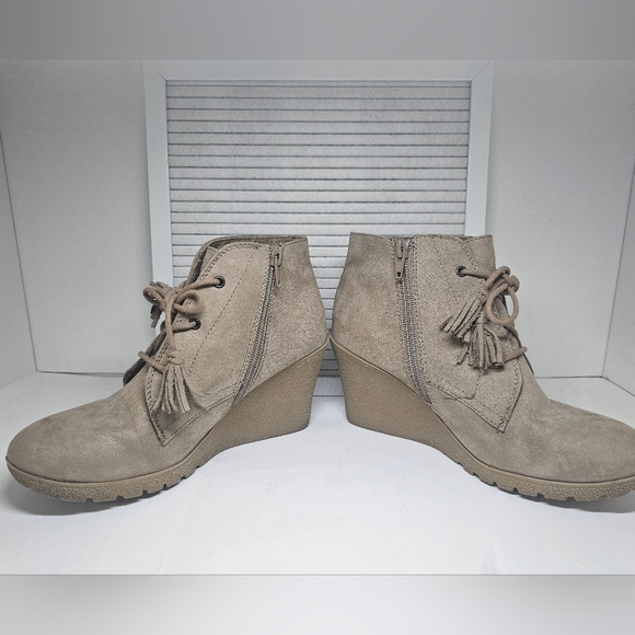 MIA: Nude Taupe Suede Wedge Ankle Boots/Booties ❤️ - Picture 3 of 13